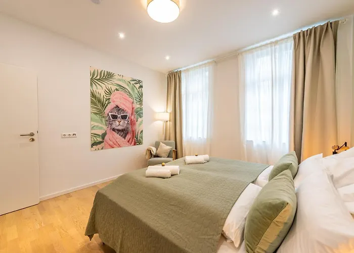Vivid Luxury Apartment Ludwigsburg - Bluehendes Barock-Forum-Schloss-Modern