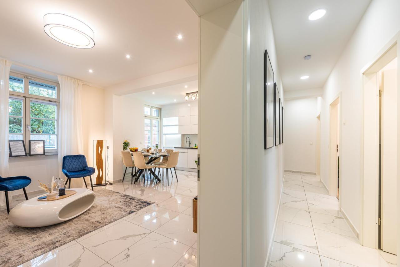 Apartment Vivid Luxury - Bluehendes Barock-forum-schloss-modern *